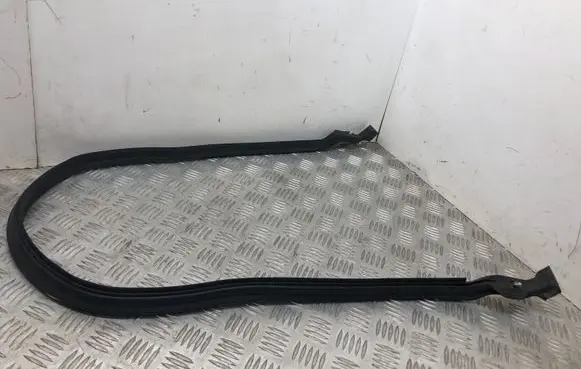 BMW 5 E60 E61 Engine compartment rubber 7034163