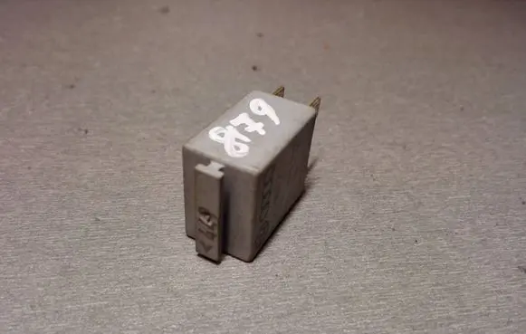 Volkswagen PASSAT B6 Other relay 1K0951253 V23374A1601X004