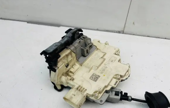 Audi Q3 8U Rear door lock 4G0839016