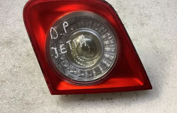 Volkswagen Jetta V Tailgate rear/tail lights 983152 2207061029 7L5945094
