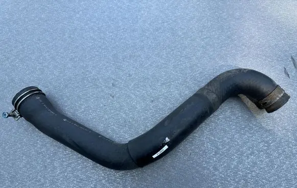 Nissan Patrol Y61 Intercooler pipe mounting bracket 21503VB800