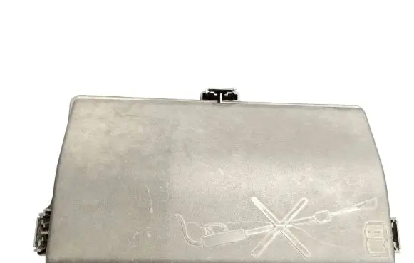 Opel Insignia A Fuse box cover 13222784