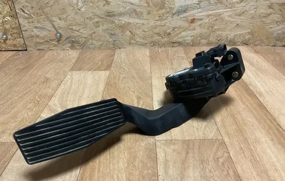 Opel Zafira B Accelerator throttle pedal 9202342 6PV00811401