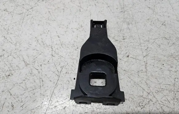 Radiator mount bracket