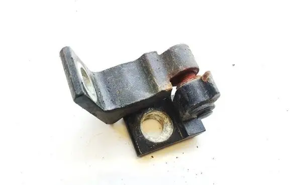 Volkswagen Jetta V Front door upper hinge 8k0831402d