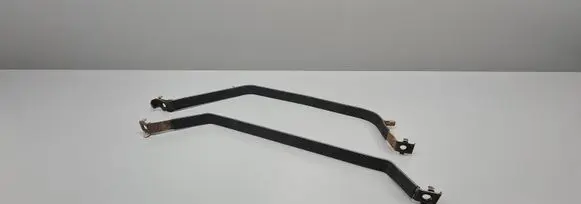 Fuel tank mounting bracket