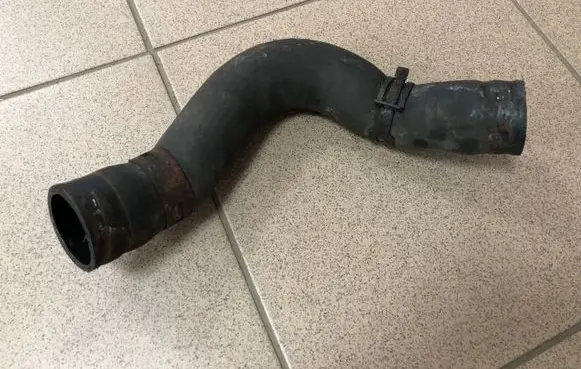 Subaru B9 Tribeca Engine coolant pipe/hose