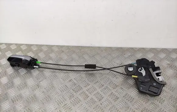 Suzuki Grand Vitara II Rear door lock