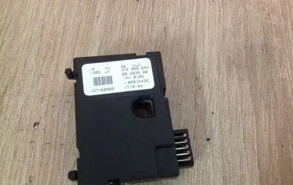 Volkswagen Golf V Steering angle sensor 1K0959654