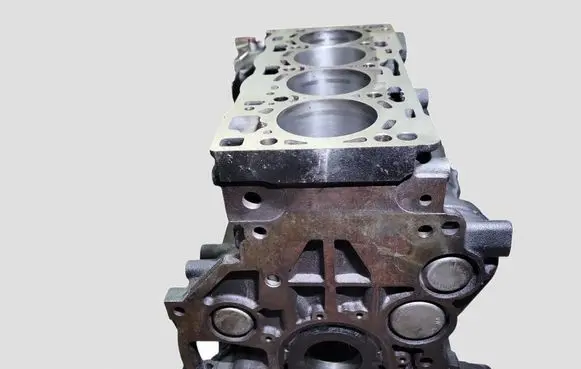 Volkswagen PASSAT B8 Engine block CRL