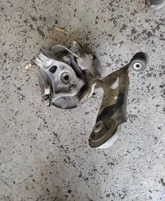 Volkswagen Touran III Front wheel hub spindle knuckle 5q0407257a
