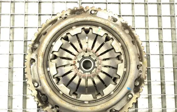 Renault Clio IV Clutch set kit 302056252R