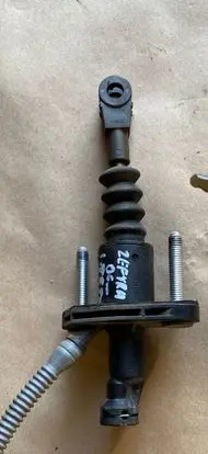Opel Zafira B Clutch slave cylinder 
