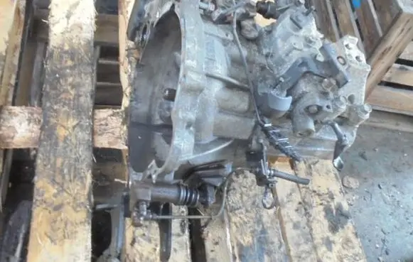 Hyundai i30 Manual 4 speed gearbox S81763