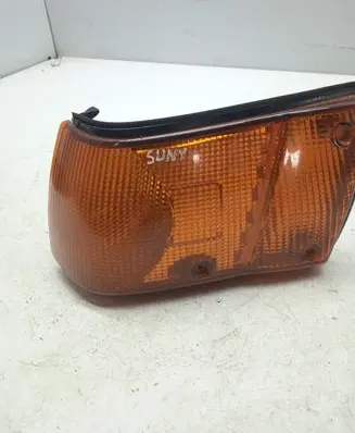 Nissan Sunny Front indicator light