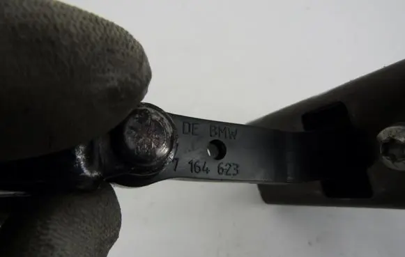 BMW 1 E82 E88 Front door check strap stopper 7164623