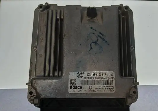 Volkswagen Golf V Engine control unit/module 03C906032P 03C906032C 0261201771