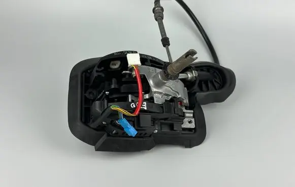 BMW 3 E90 E91 Gear shifter/selector 7548037