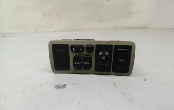 Toyota Avensis T250 Wing mirror switch 183575