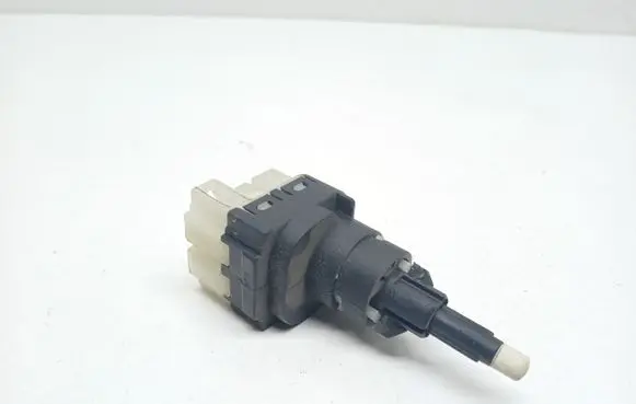 Volkswagen PASSAT B5.5 Brake pedal sensor switch