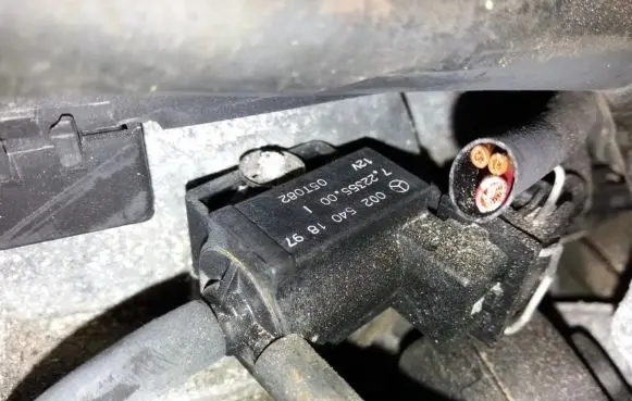 Mercedes-Benz C W203 Turbo solenoid valve 0025401897 7.22355.00
