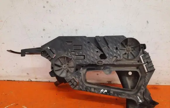 Skoda Octavia Mk2 (1Z) Front bumper mounting bracket 1Z0941340