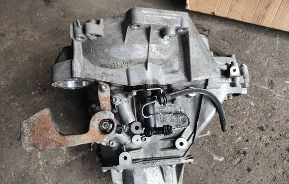 Volkswagen Golf Plus Manual 5 speed gearbox 0AJ301103A NBY
