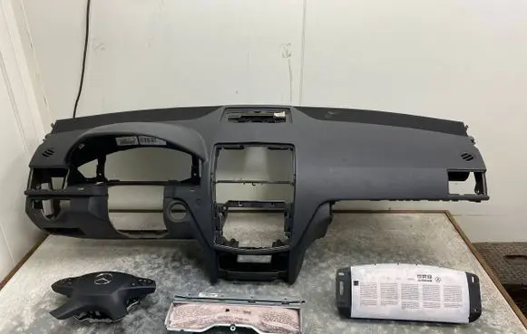 Mercedes-Benz C W204 Dashboard A2046803787