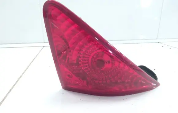 Peugeot 3008 I Tailgate rear/tail lights 26038012