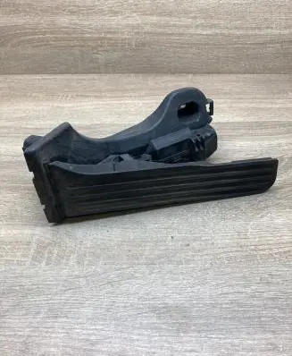 Volkswagen Touran I Accelerator throttle pedal 1T1723503H 6PV008689