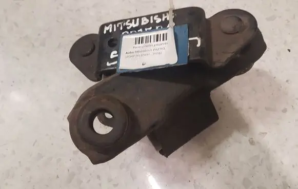 Mitsubishi Pajero Gearbox mount