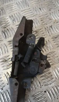 Toyota Corolla Verso AR10 Engine bonnet/hood lock/latch loop/hook 