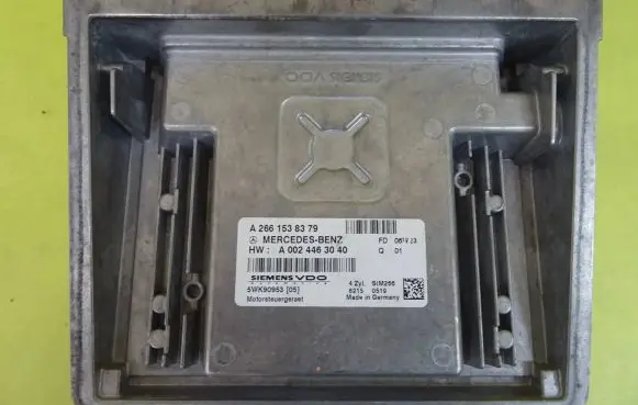 Mercedes-Benz B W245 Engine control unit/module A2661538379 A0024463040