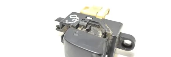 Nissan Almera Electric window control switch