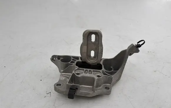 Citroen C4 III e-C4 Engine mount bracket 4A109760