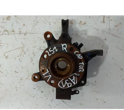 Renault Captur Front wheel hub spindle knuckle