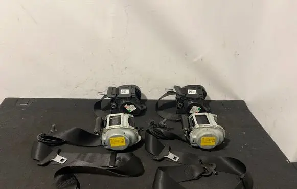 BMW 5 G30 G31 G38 Set of seat belts 7430068 7430067 7431234