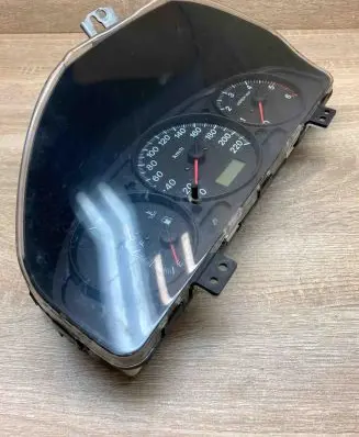 Mazda Premacy Speedometer (instrument cluster) CB16C