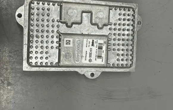Volkswagen Golf VII Headlight ballast module Xenon 5F0941472A 90050333 881900067
