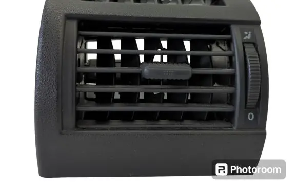 Volkswagen Fox Dashboard side air vent grill/cover trim 5Z0819703 5Z0857171