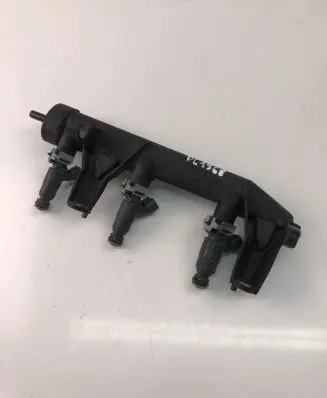 Fuel injector supply line/pipe