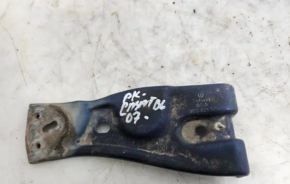 Volkswagen PASSAT B6 Fender mounting bracket 3C0821141