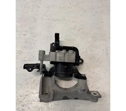 Toyota RAV 4 (XA50) Engine mount bracket 1230525050 L9010589