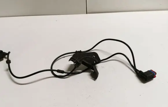Mercedes-Benz E W212 ABS rear brake sensor A2125402705