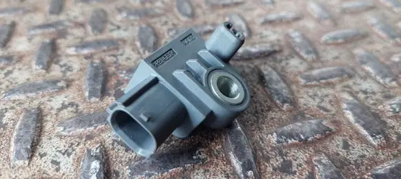 KIA Sportage Airbag deployment crash/impact sensor 95920B4000