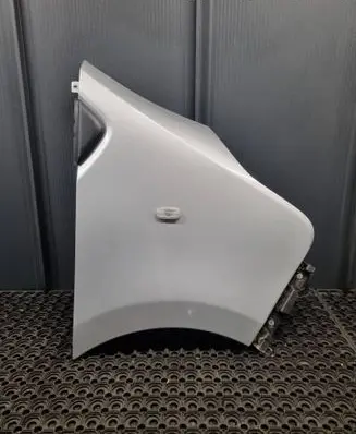 Opel Vivaro Fender 