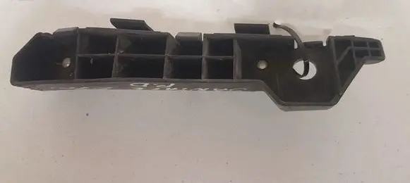 Hyundai Santa Fe Front bumper mounting bracket 865162B000