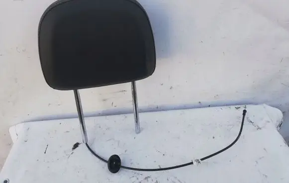 Opel Astra J Front seat headrest 