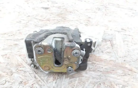 Infiniti G20 Front door lock 805525P013