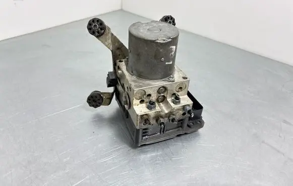 BMW 7 F01 F02 F03 F04 ABS Pump 6851394